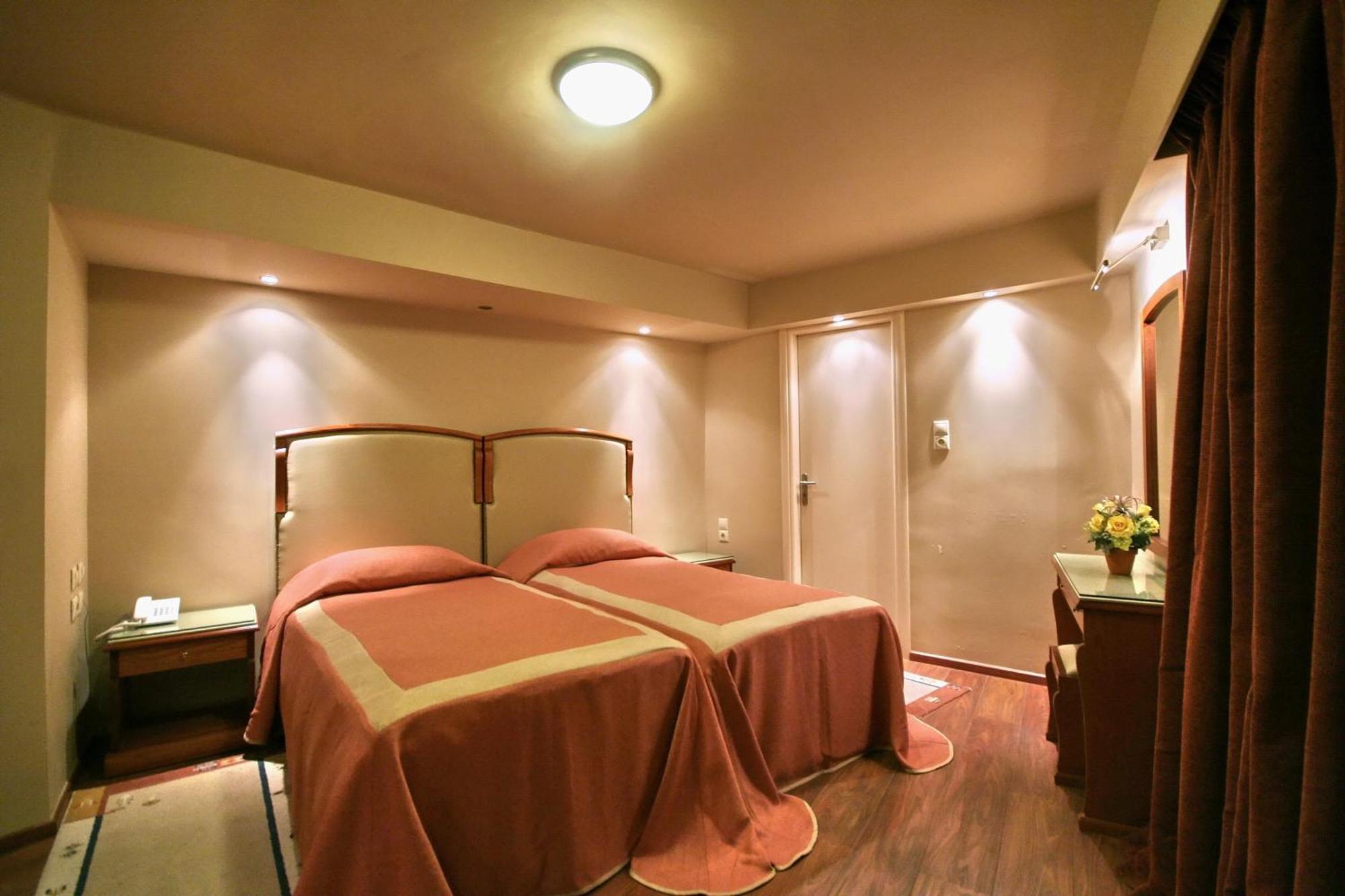 Kentrikon Hotel Langadia Habitación foto